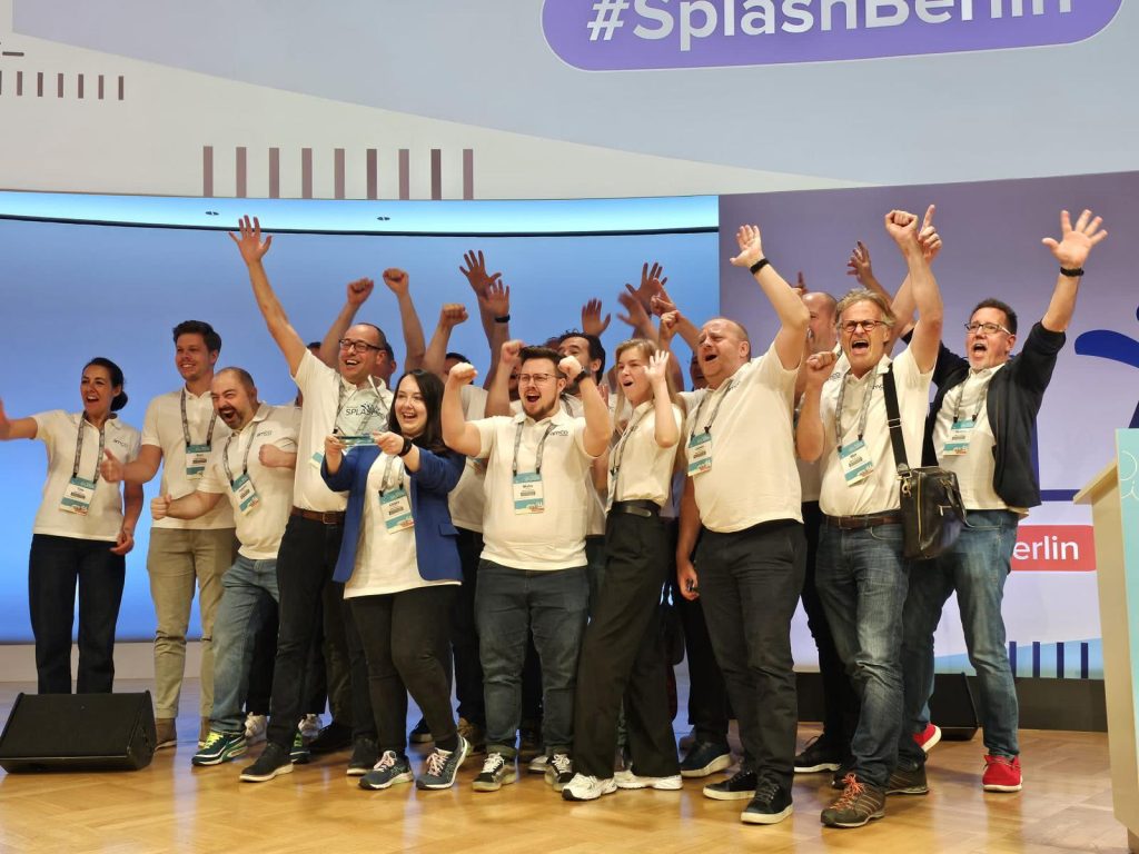 AMCO team winning the Partner Innovation Award at Splash Berlin