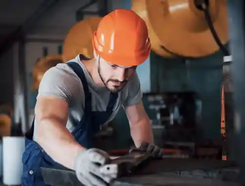 portrait-young-worker-hard-hat-large-metalworking-plant (2)
