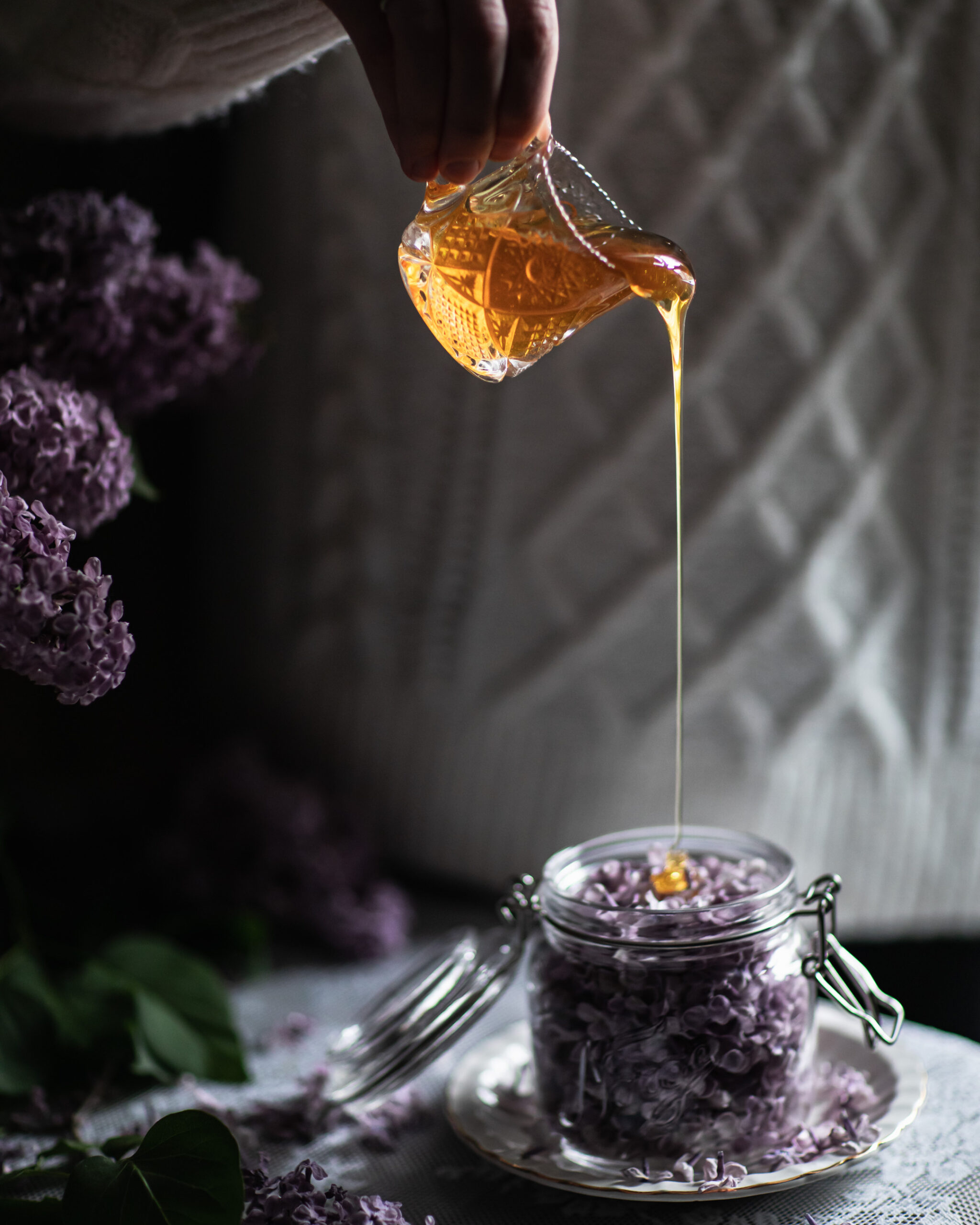 Lilac flower infused honey syriner honning