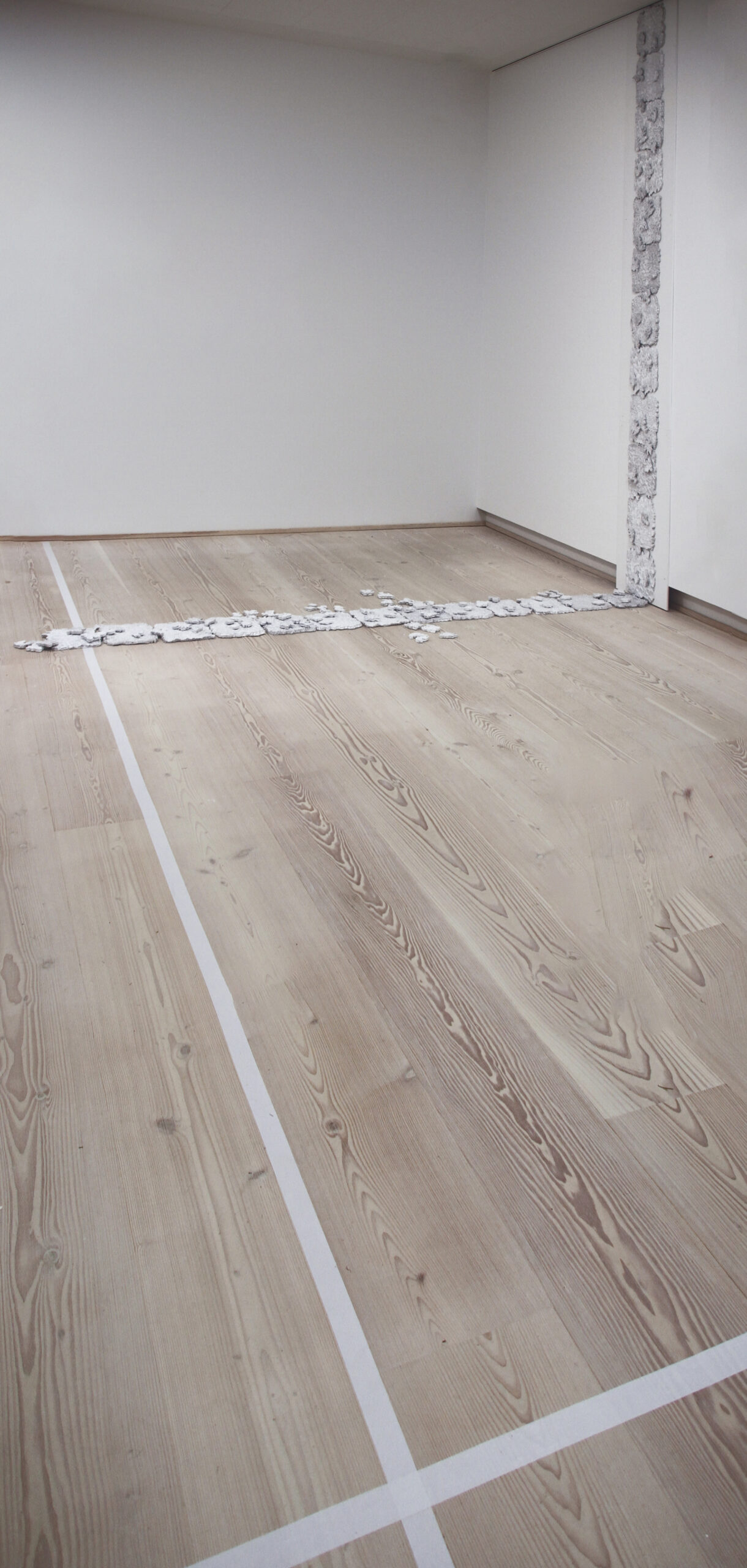 Digital-transformed, glazed concrete installation at CLAY Museum, reinterpreting floral motifs through IT and craft. 10