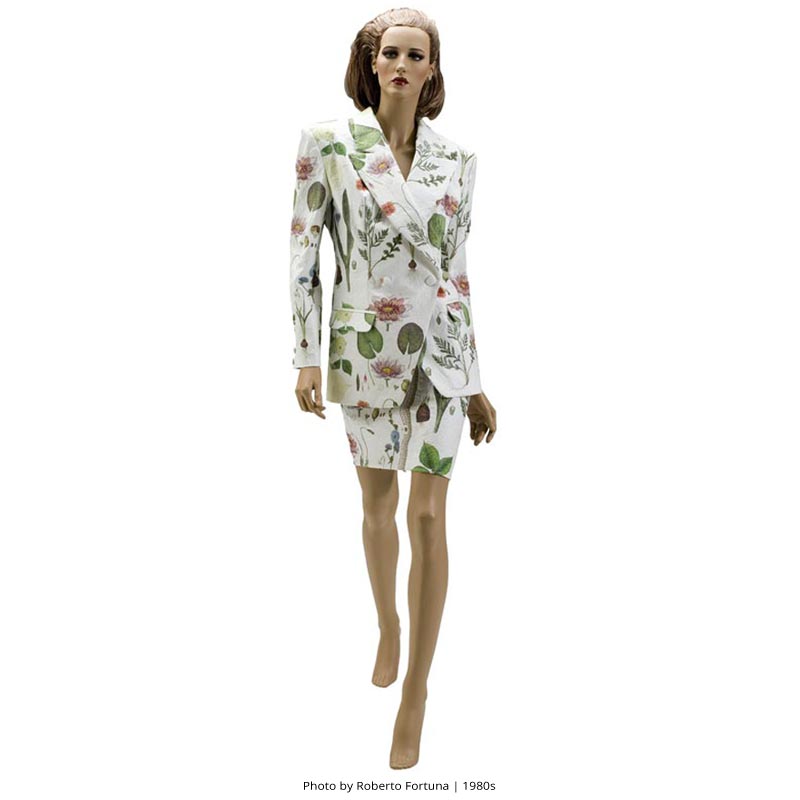 洋書　ICON DRESSED　ANNETT MEYER（ドレス ファッション） ICON DRESSED - ANNETTE MEYER STUDIO