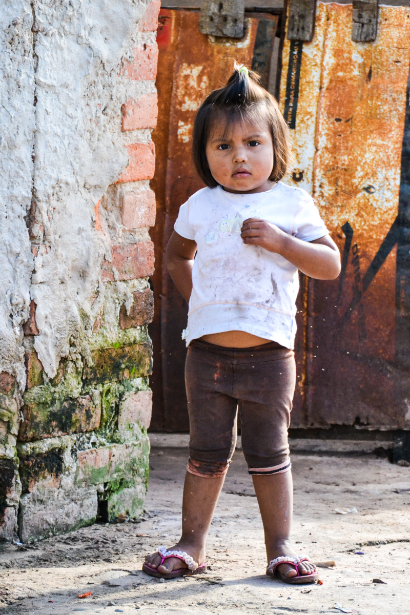 Bolivia – Girl brown white– 1200px
