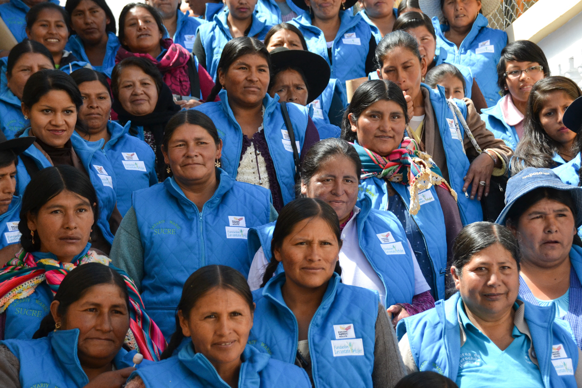 Bolivia – Levantate Mujer women– 1200px