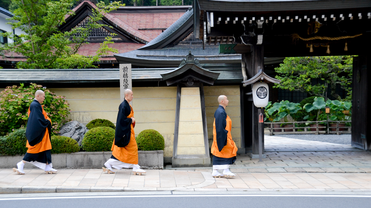 Japan – Monks Koyasan