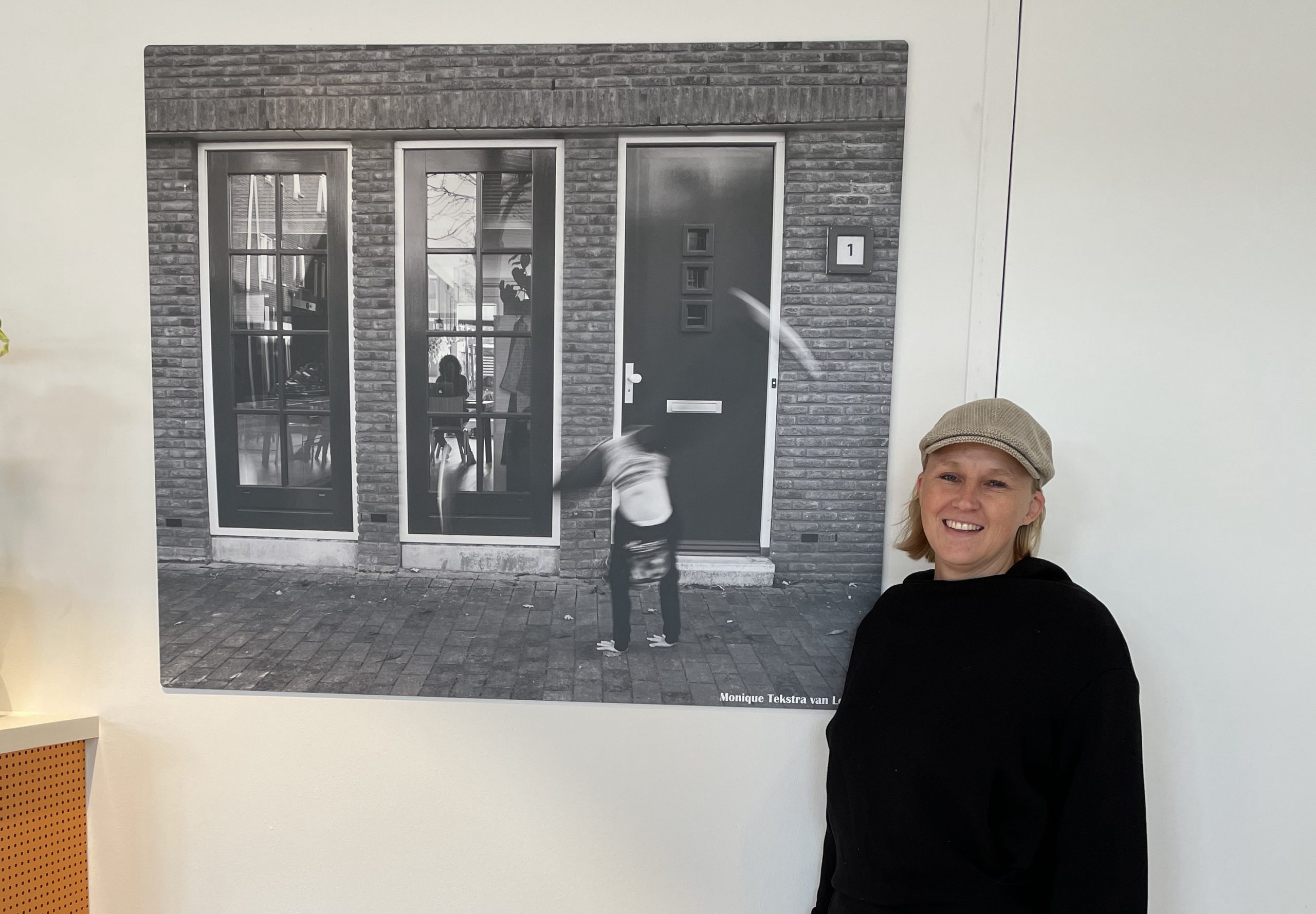 Monique with My street photo in Bibliotheek Eemland