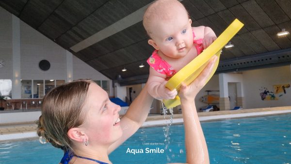 Aqua Smile tilbyder dynamisk babysvømning med høj tempo, maser af dyk, der gør det til en naturlig del for din baby at begå sig i vand senere i livet.