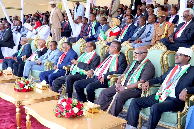 Madaxweynaha iyo masuuliyiinta kale ee ka qaybagalay xuska munaasibada qaran 18May 2019.