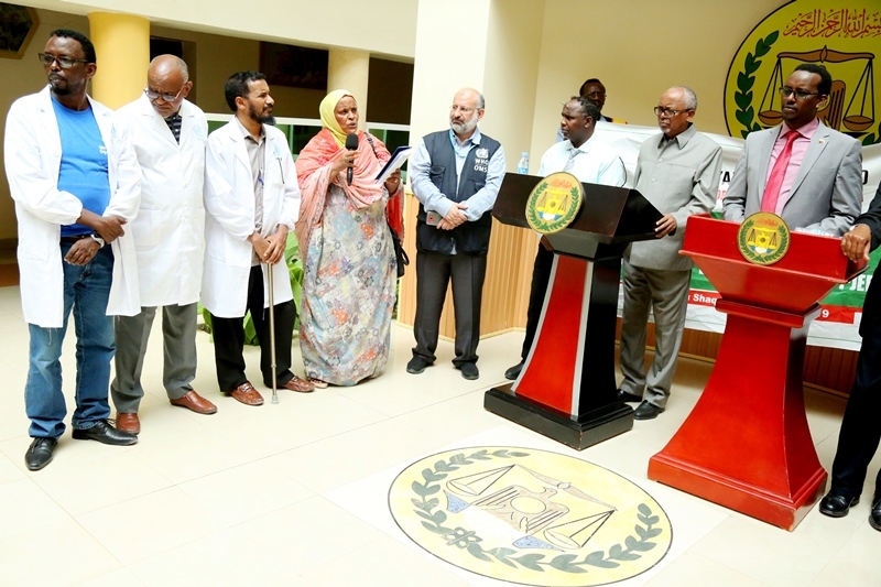 Madaxweyne ku xigeenka Somaliland, saraakiisha Wasaaradda Caafimaadka iyo masuuliyiinta hay'addaha munaasibada Daahfurka Talaalka Cudurka Dabaysha 25 Jun 2019