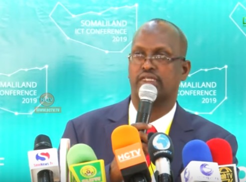  Agaasimaha Guud ee Wasaradda Isgaadhsiinta iyo Tignoolajiyadda Somaliland Cali Cabdullaahi Daahir,  raweelo News Network 7 Sep 2019 