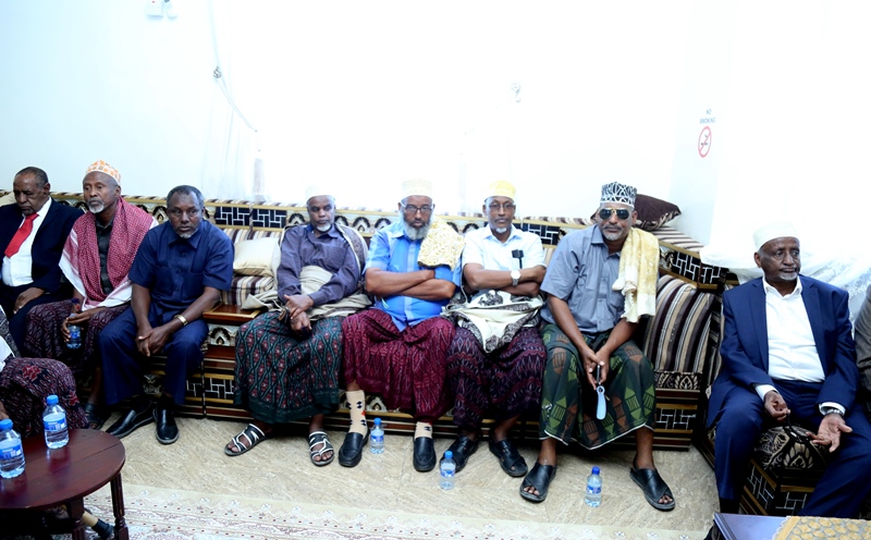Masuuliyiin, Odayaal, Salaadiin iyo waxgaradka ka qaybgalay kulanka Madaxtooyadda ee nabada gobolka Sanaag 6 Oct 2019.