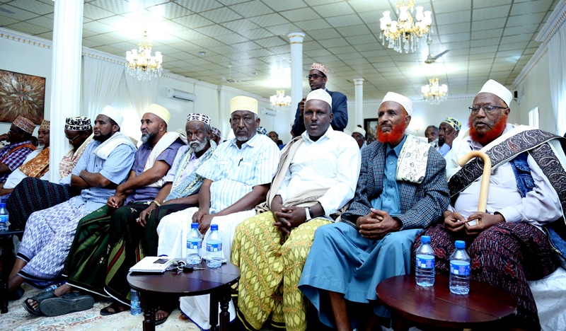 Salaadiinta, Odayaasha iyo waxgaradka ka qaybgalay kulanka Madaxtooyadda ee nabada gobolka Sanaag 6 Oct 2019.