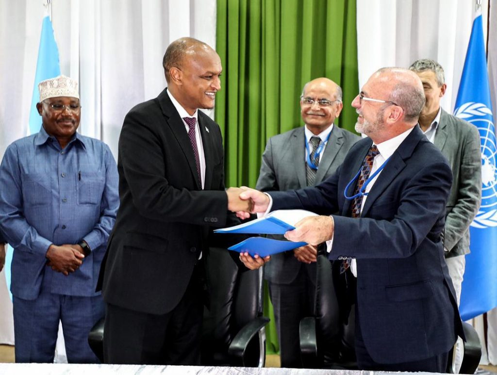 Deputy Prime Minister, H.E. Mahdi Mohammed Gulaid and UNDP Resident  Representative, Jocelyn Mason. mogadishu somalia 12 Nov 2019.