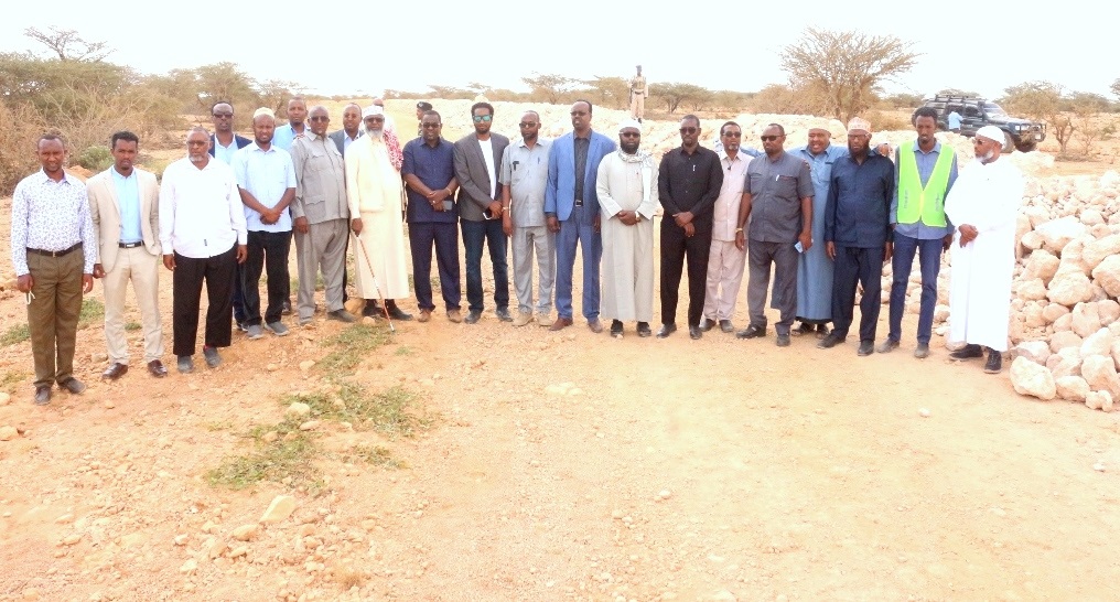 Wasiirka Gaadiidka iyo Horumarinta Jidadka ee dalka Jamhuuriyadda Somaliland Cabdillaahi Abokor oo kormeeray waddada isku xidhaysa Hargeysa iyo Balli-gubadle.