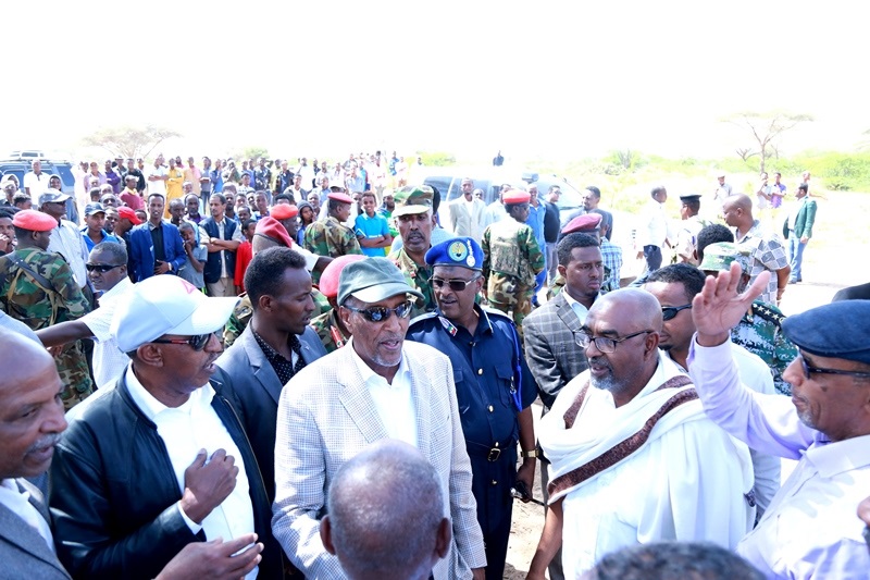 Madaxweynaha Somaliland Muuse Biixi cabdi oo ka qayb-galay aaska Marxuum Axmed-yaasiin Xaaji cabdullaahi Abu-site 28 Jan 2020,, Xabaalaha Xaraf ee Dulleedka Hargeysa.