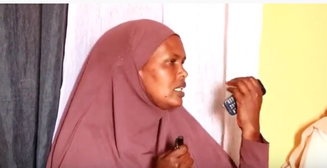 Mid ka mid ah Waalidiinta ku badhaadhay Dugsiga ee Caruurtoodu dhigato oo ka sheekaysay Ilamaheeda ka hor intii aan la keenin Dugsiga Caruurta baahiyaha gaarka ah qaba ee aan awoodin inay hadlaan (Hargeisa Children Learining Cente).Araweelo News Network 11March 2020.
