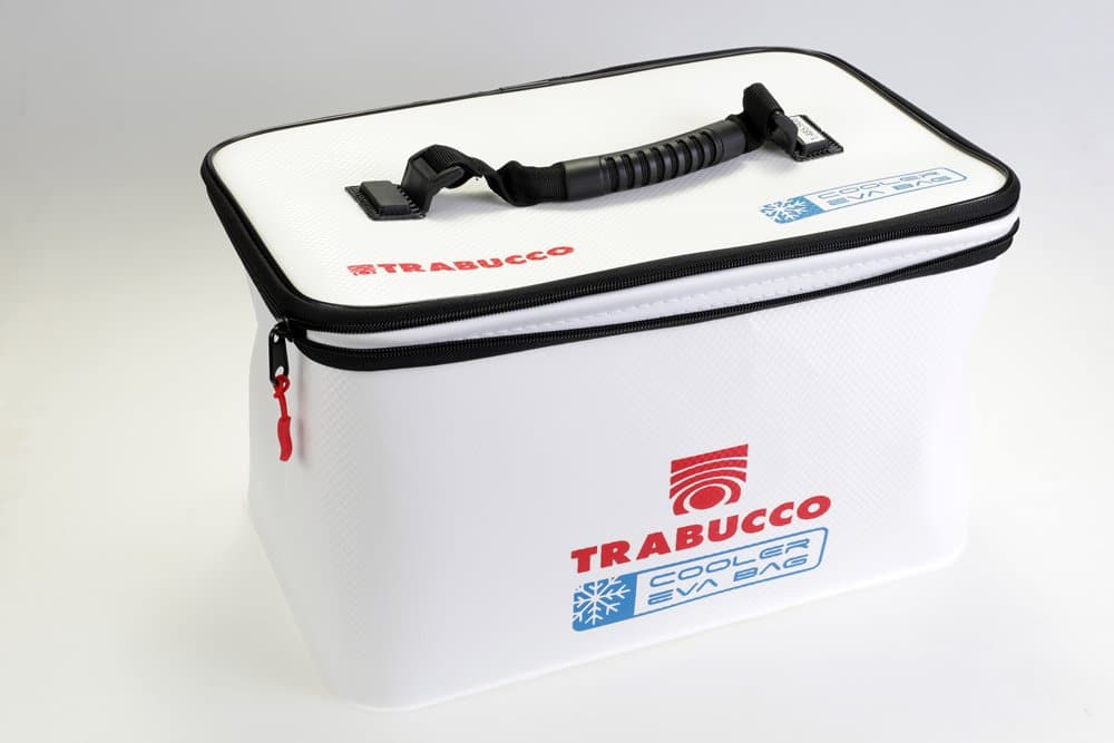 Je kunt in de Trabucco Competition EVA Cooler Bag zowel drank, eten als aas koel bewaren, dit voor het vissen op zoet water als ook voor het vissen op en aan zee.