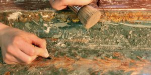 Architektur und Restaurierung und Konservierung von Wandvertäfelungen und Holztüren