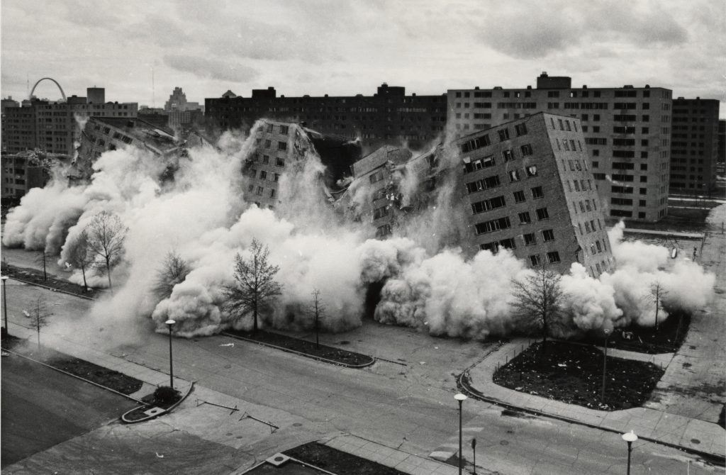 3000px_iconicimplosion_pruitt-igoemyth_credit-stl-post-dispatch