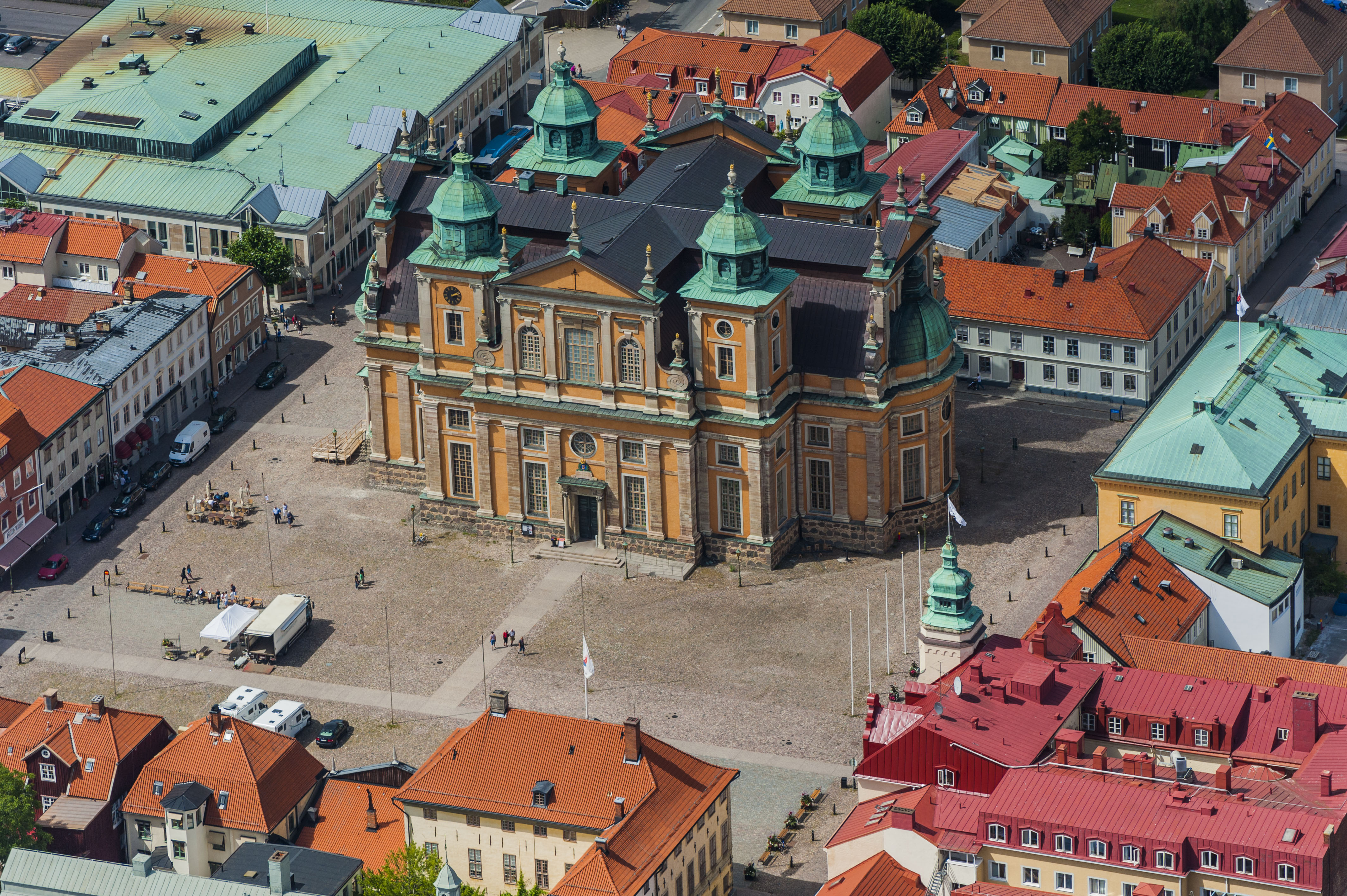 Titta på alla torg och våga tänka utanför storstäderna