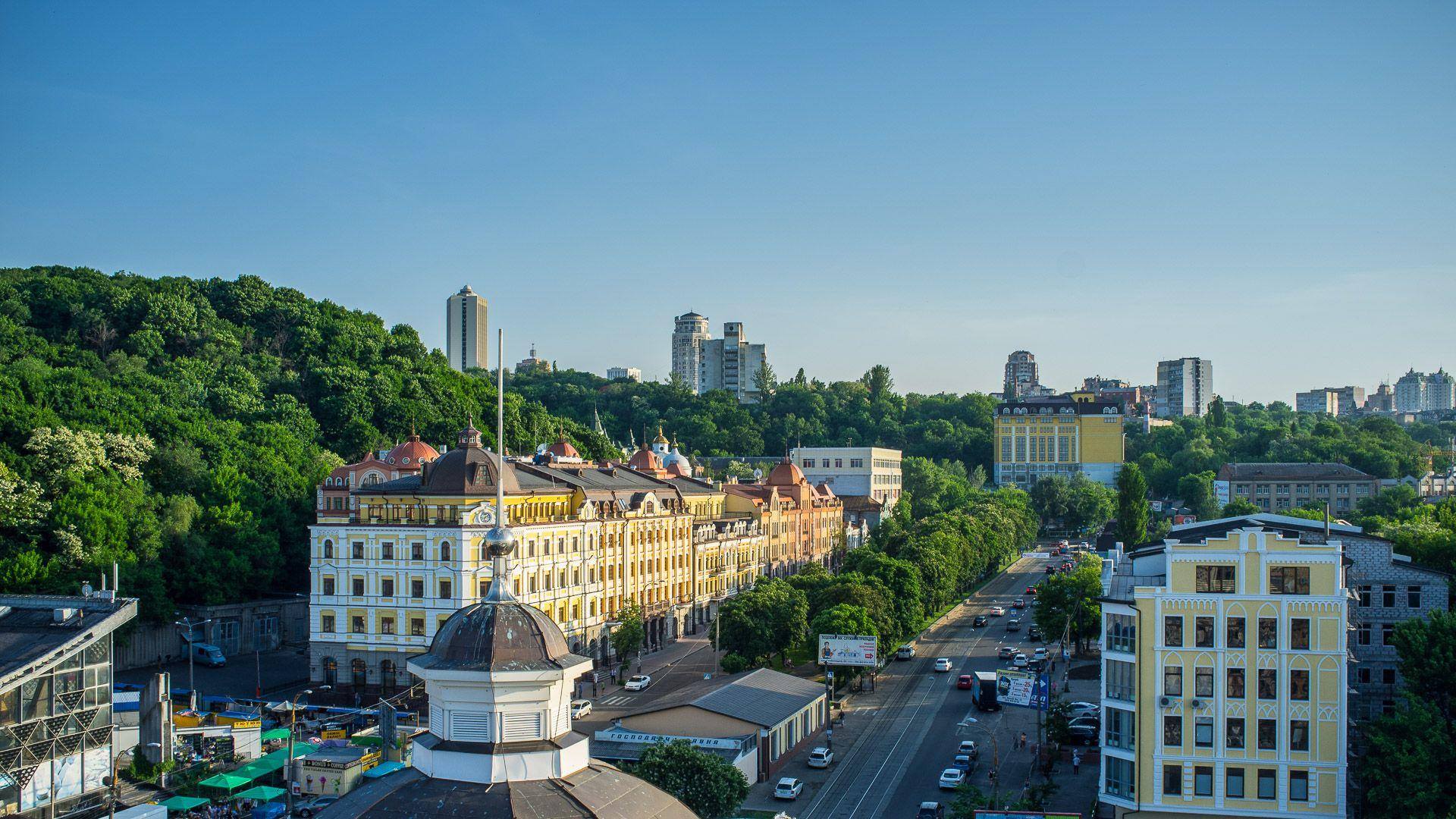 Nyproducerat shopping- och kontorskomplex i Ukraina. Byggår 2015.