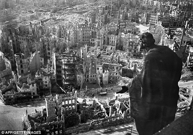 I princip ingenting av den historiska stadskärnan återstod i Dresden efter kriget.