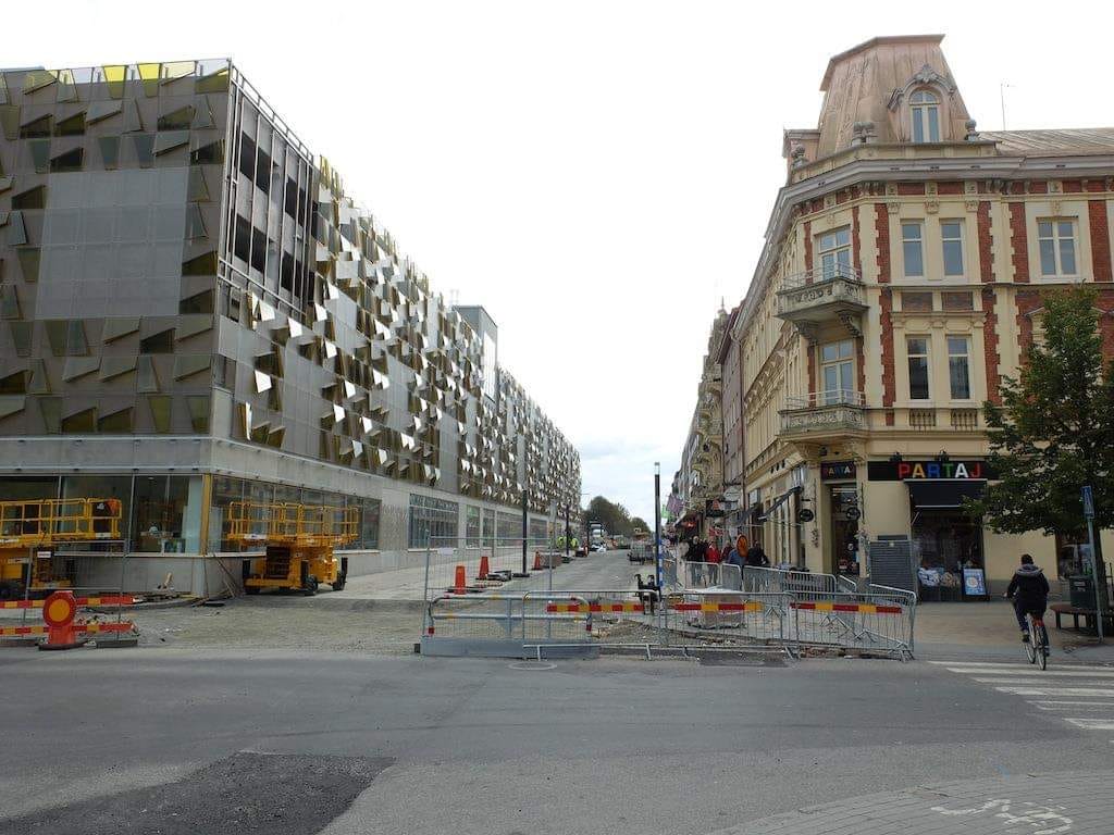 Nyproduktion i gamla stan i Kristianstad. En galleria som inte behövdes.