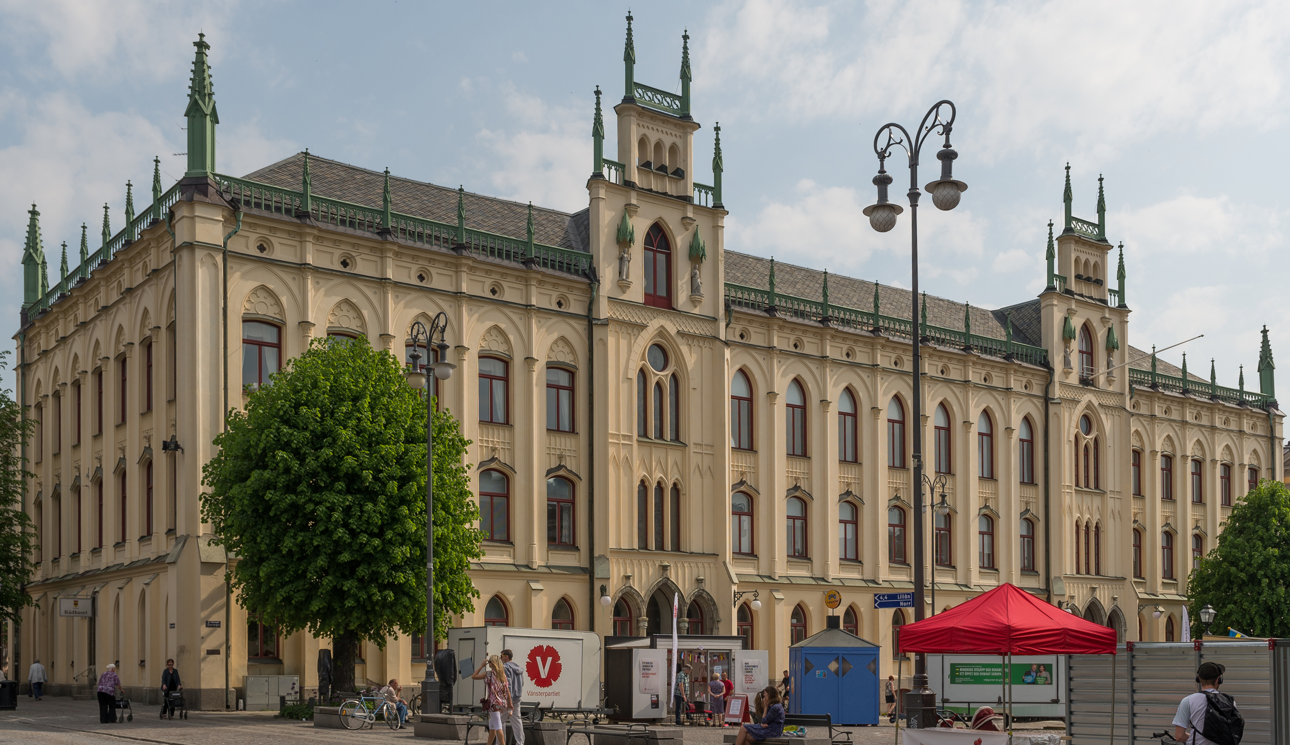 Är Rådhuset i Örebro Sveriges vackraste byggnad genom tiderna?