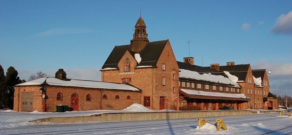 Järnvägsstationen är en av Haparandas vackraste byggnader.