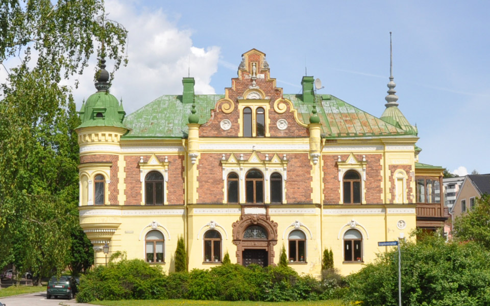 Lyckholmska villan är Köpings vackraste byggnad.