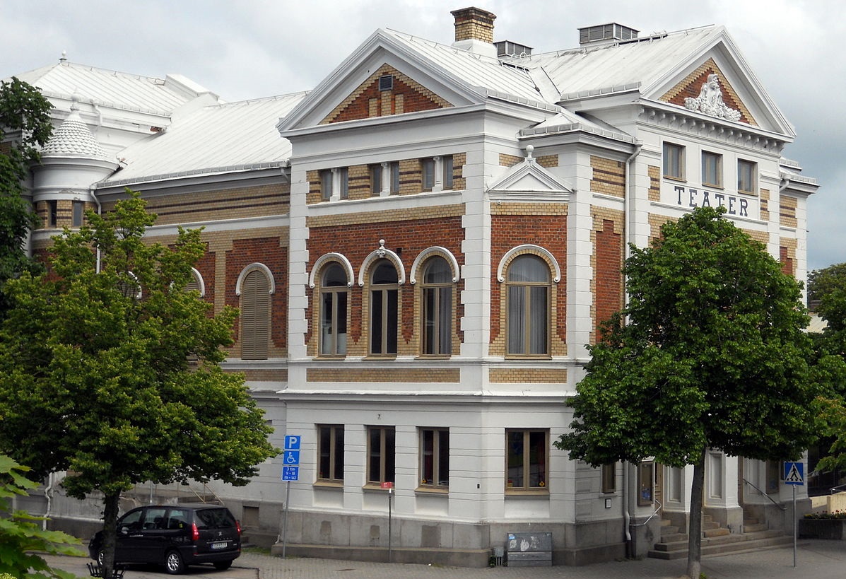 Teatern är en av Varbergs vackraste byggnader.