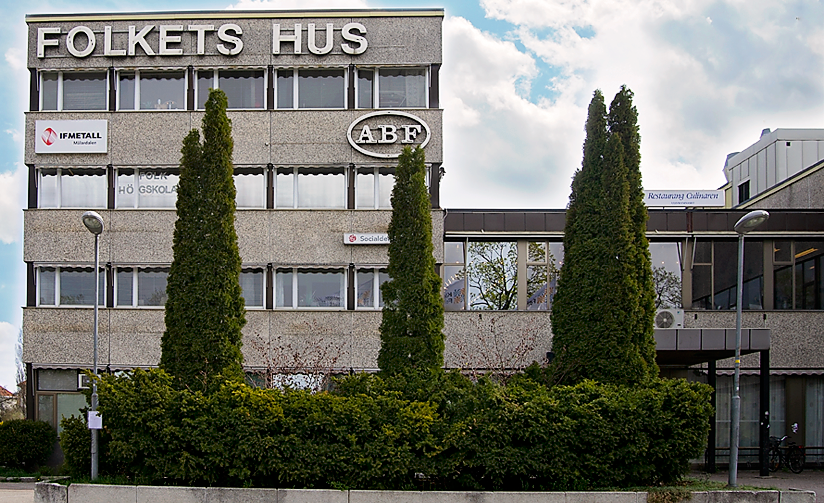 Folkets Hus är Köpings fulaste byggnad