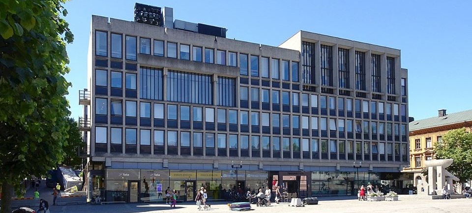 Är Södertäljes tingshus (nya rådhuset) Sveriges fulaste byggnad genom tiderna?