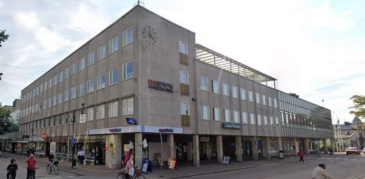 Klockhuset vid Södra torget är Kristinehamns fulaste byggnad.