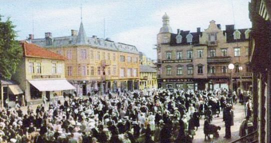 Det förr så vackra Kungstorget i Lysekil.