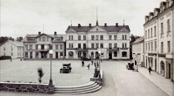 Säffle lät riva det mesta på sitt förr så vackra torg.