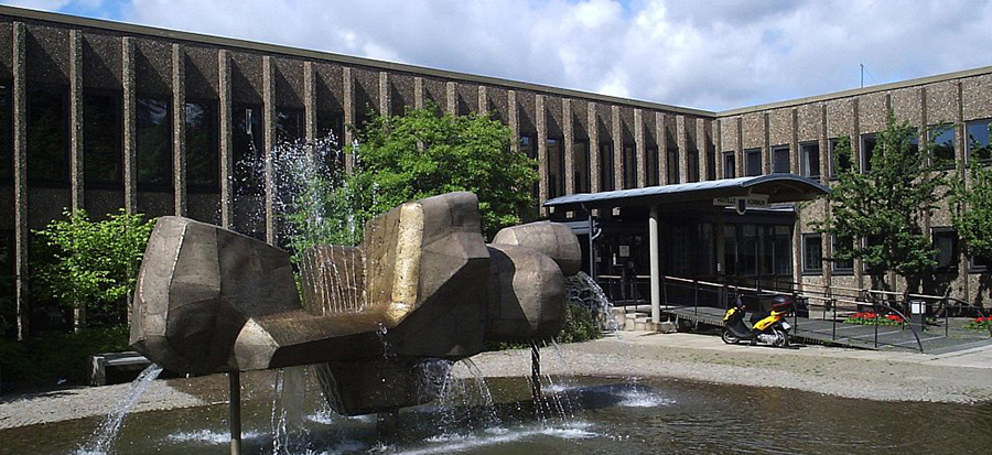Kommunhuset i Partille är en av Värsta Götalands fulaste byggnader.