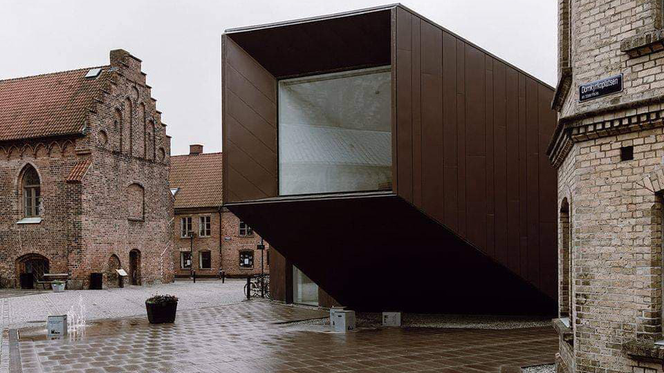 Domkyrkoforum i Lund är Sveriges näst fulaste byggnad genom tiderna!