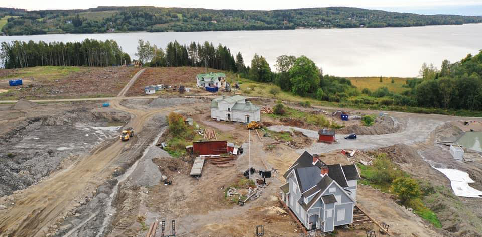 År 2020 revs all idyll i Sundsvalls mysiga Petersvik. Både grönska och vackra hus förintades.