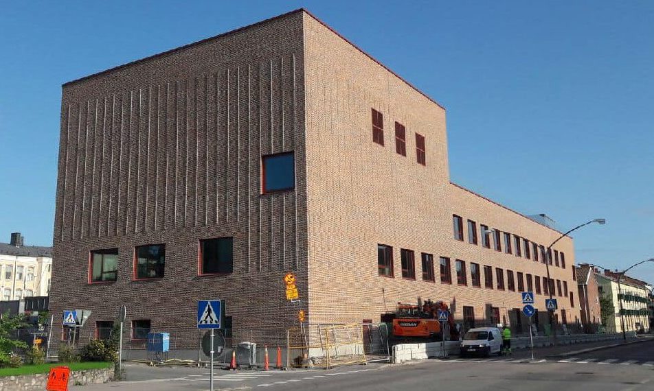 Forskaren i Eskilstuna kan vara den fulaste skolan vi sett på länge.