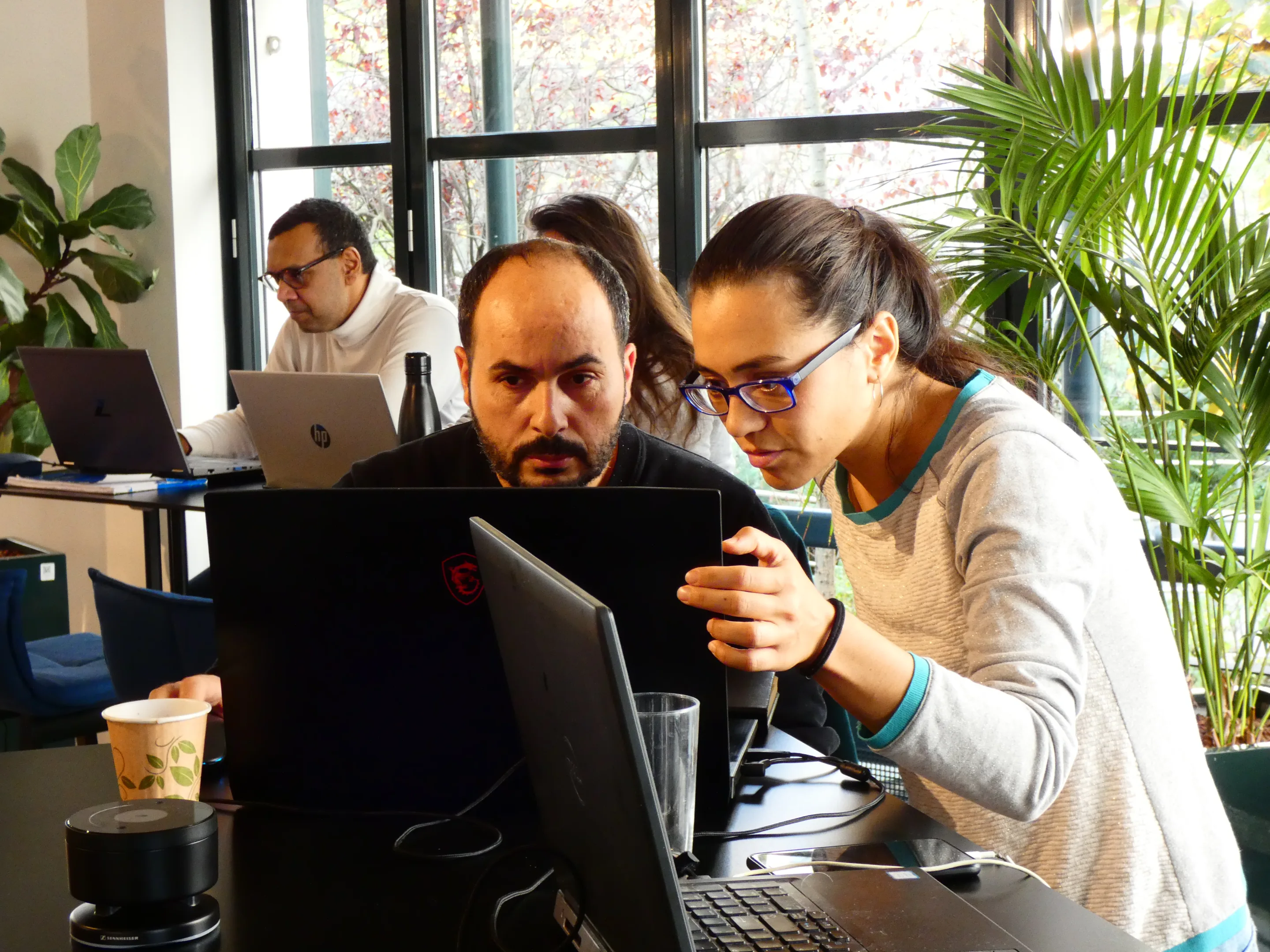 Image d'une formation en BIM d'Arsenio - personnes qui travaillent en groupe devant un écran