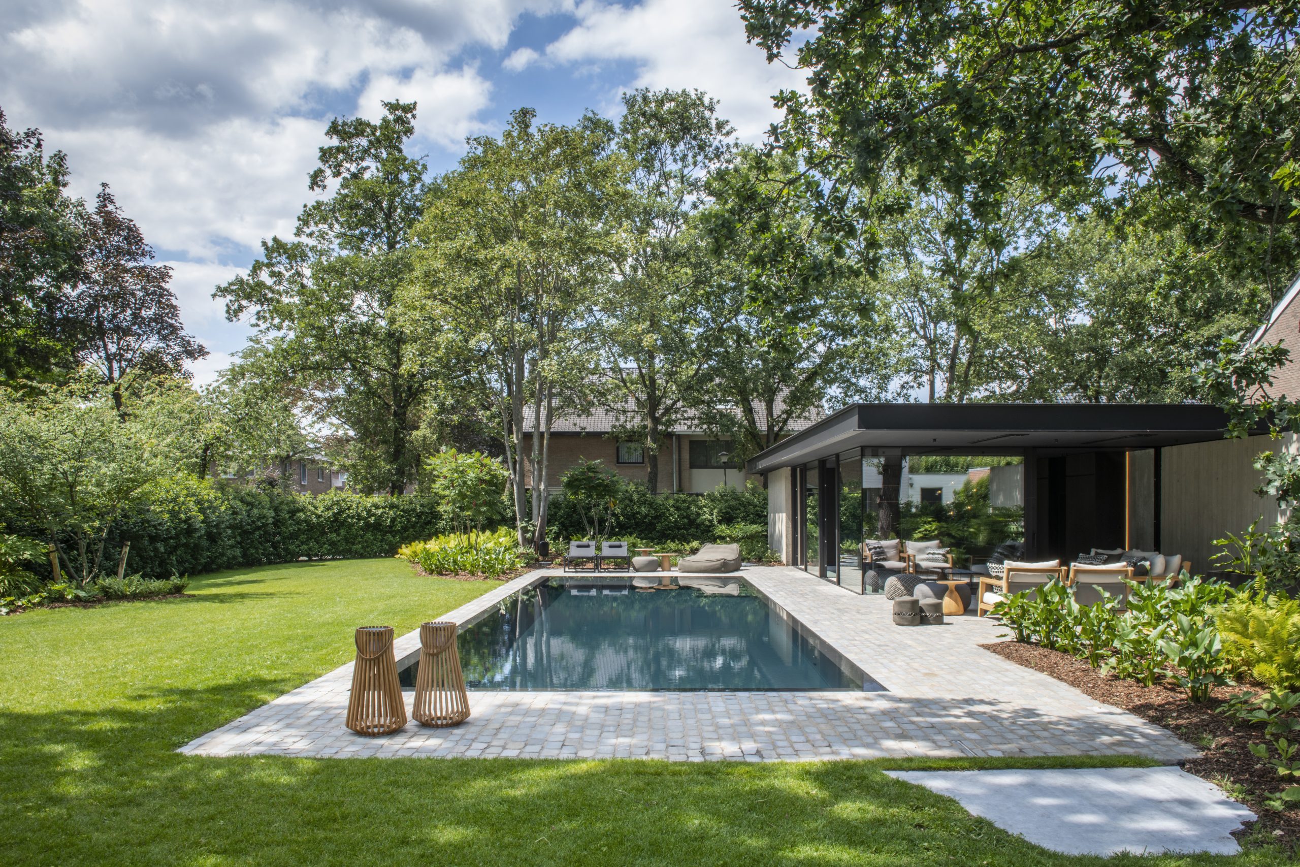 Prachtig poolhouse met zwembad in tuin