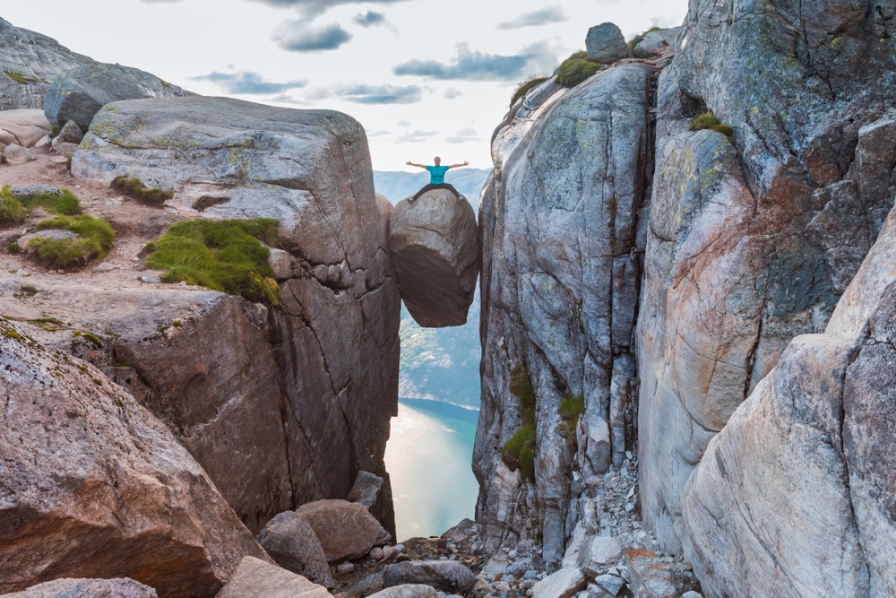 Hiking to Kjeragbolten