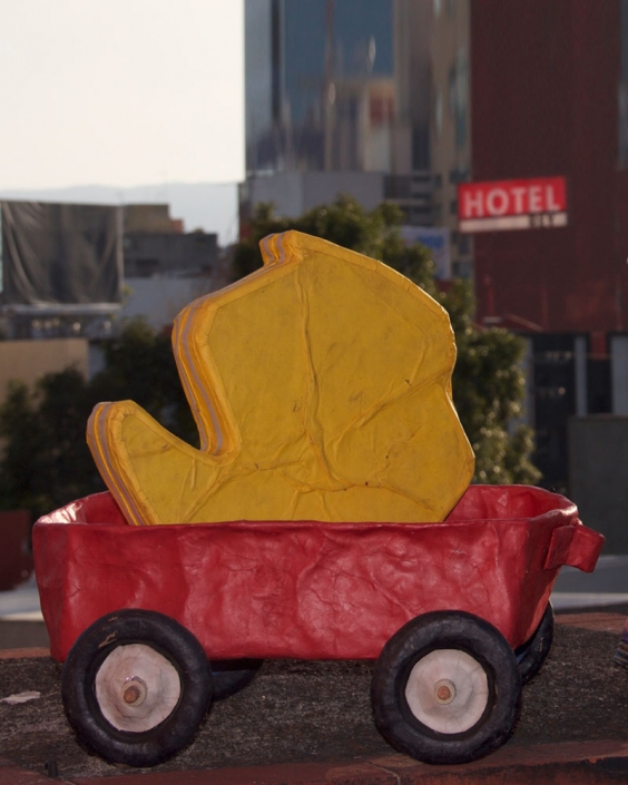 Carrito de la Escultura El Pinerito 3 técnica papel mache del Artista Plástico Roberto Jiménez Hidalgo