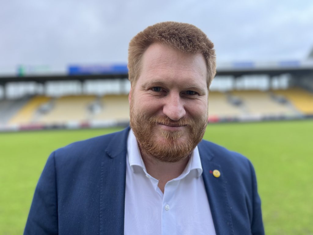 Adm. Direktør Kristian Nielsen på stadion  