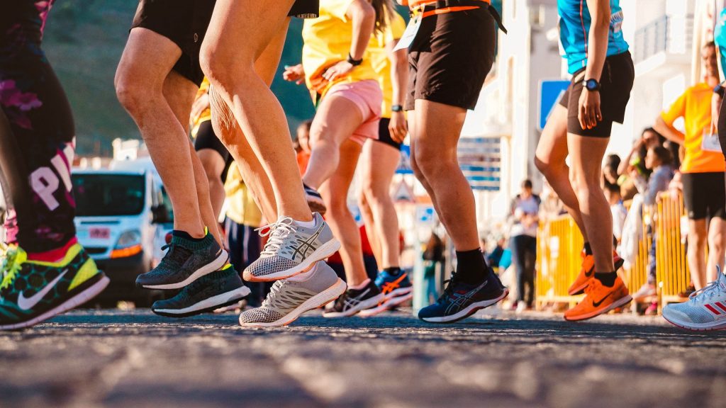 people-wearing-running-shoes-2526878 people-wearing-running-shoes-2526878