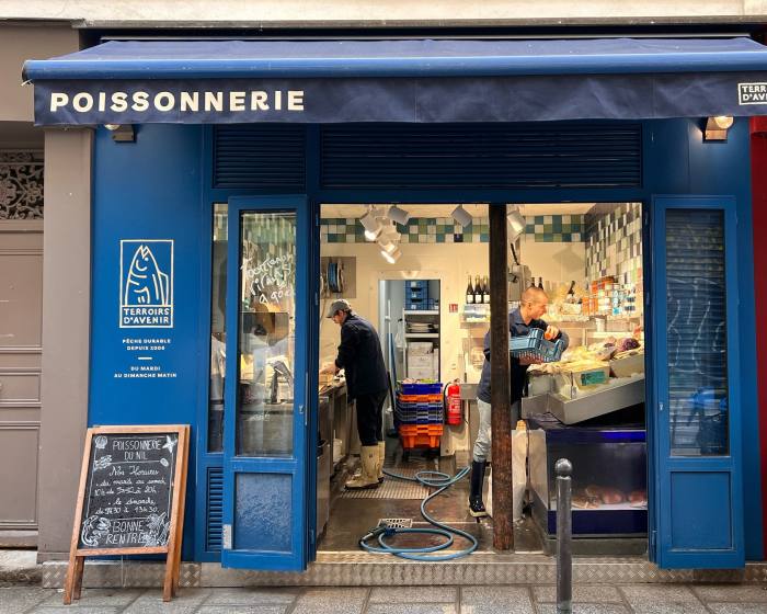 The blue facade of Terroirs d’Avenir’s fishmonger