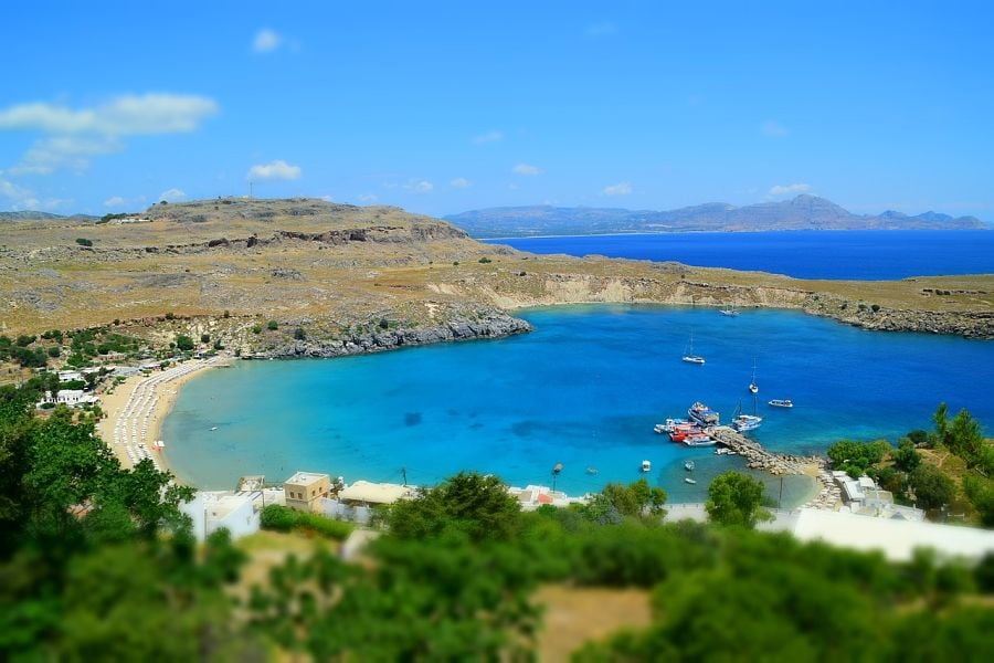 Looking for the best beaches in Greece? Check out St Pauls Bay, Rhodes, a beautiful Greek beach.