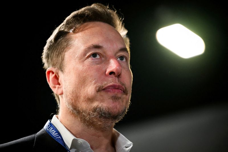 © Reuters. FILE PHOTO: Tesla, X (formerly known as Twitter) and SpaceX's CEO Elon Musk attends the AI Safety Summit at Bletchley Park in Bletchley, Britain on November 1, 2023.  Leon Neal/Pool via REUTERS/File Photo