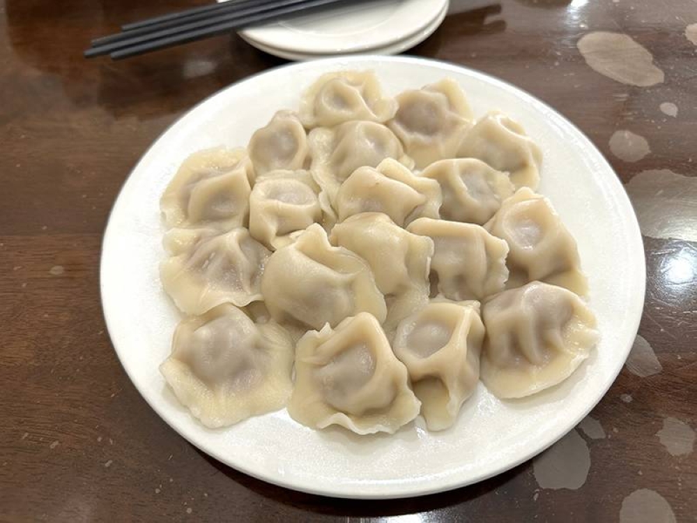The dumplings are well prepared here with silky skins and juicy meat fillings