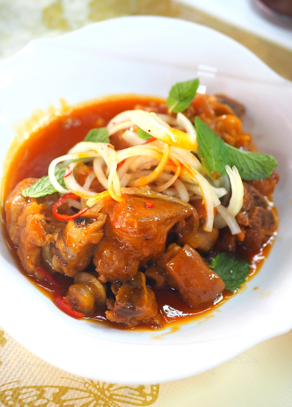 The special for the day was this awesome Mongolian braised pork trotters with a rich tomato sauce.